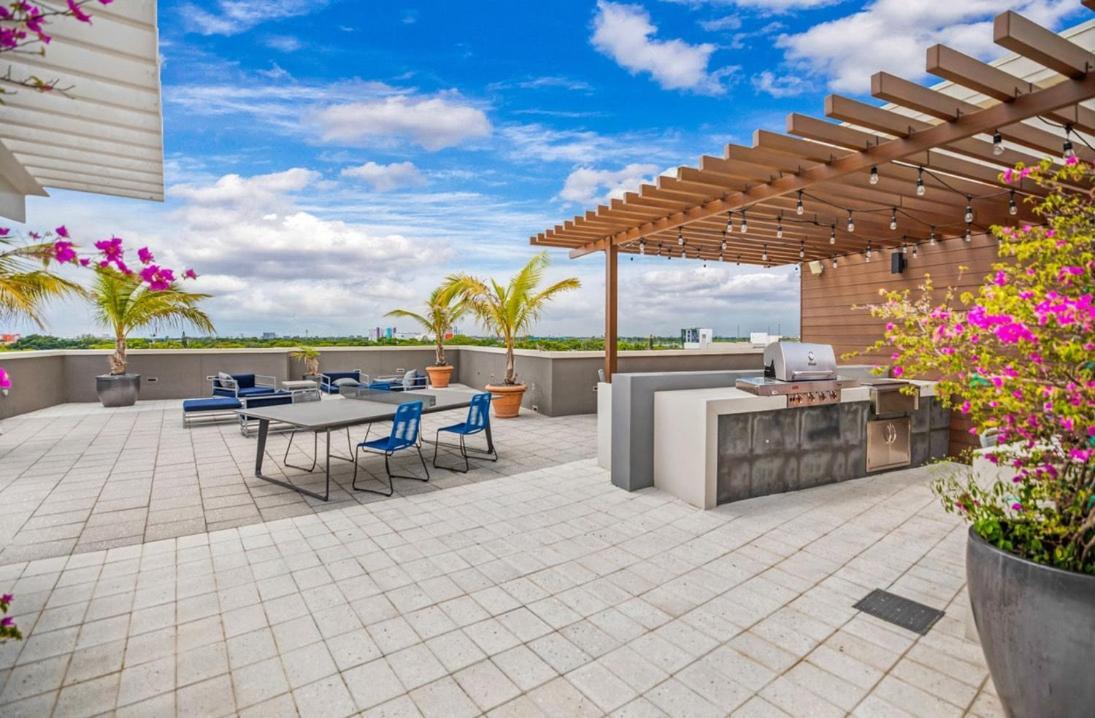 Midblock Midtown 1b W Pool Gym *